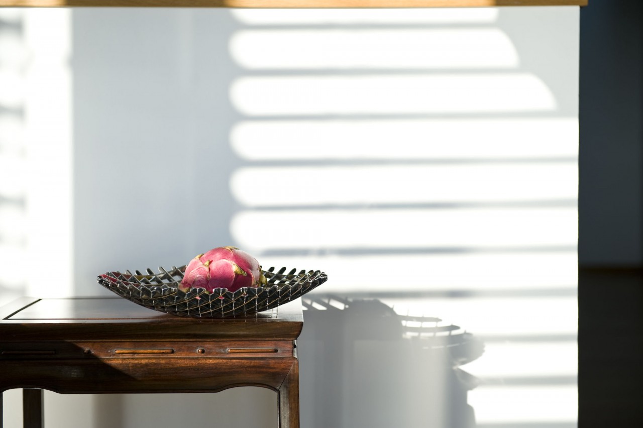 Philippi XL Grid Tray on a table