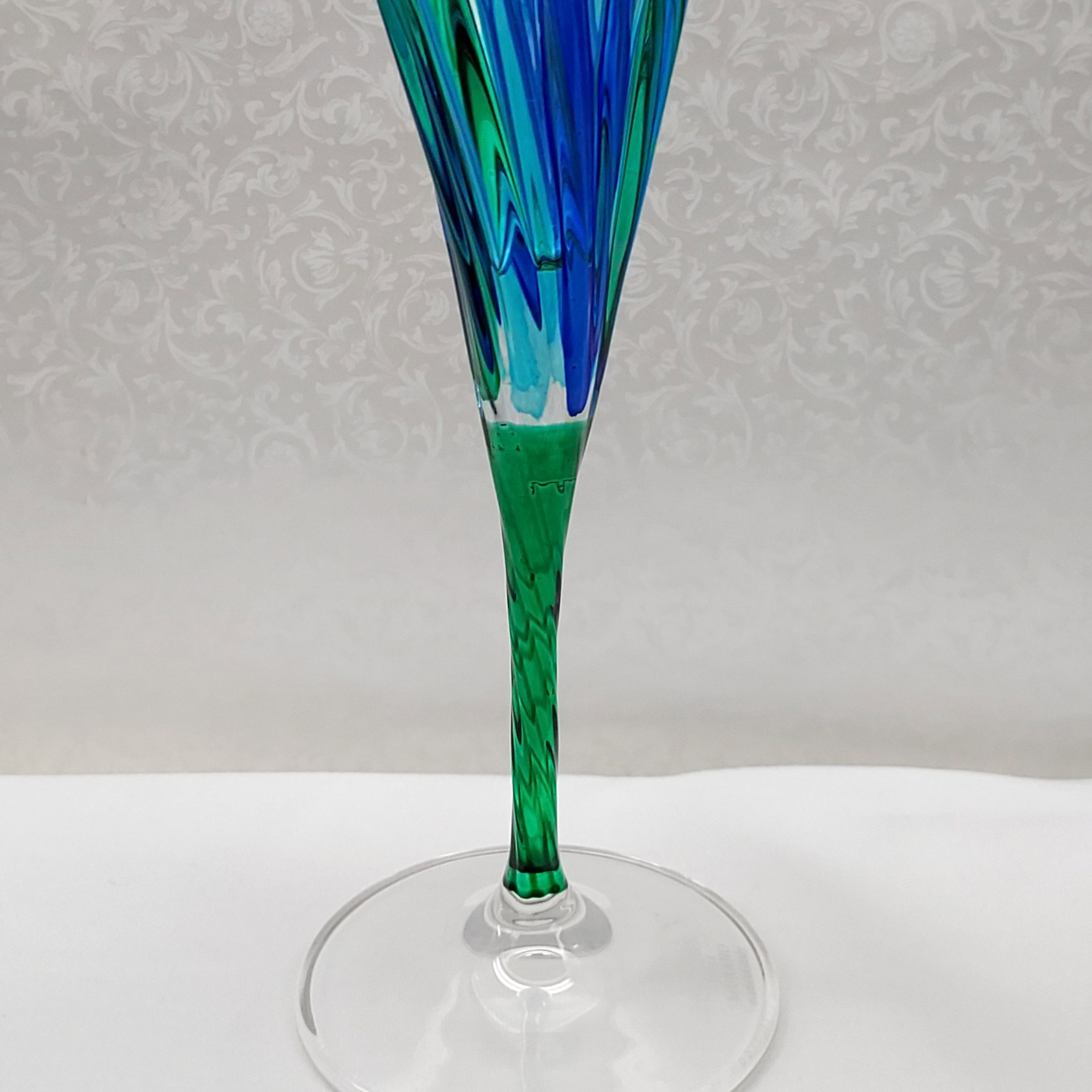 Fluente Collection Peacock Champange Flute stem closeup