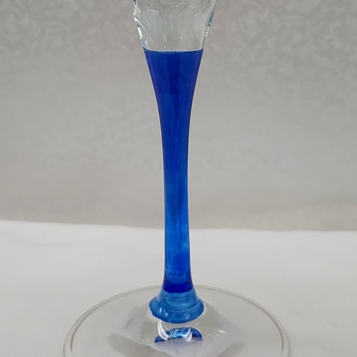 Incantos Collection Peacock Balloon Wine Glass (Italian Glass) - Image 3