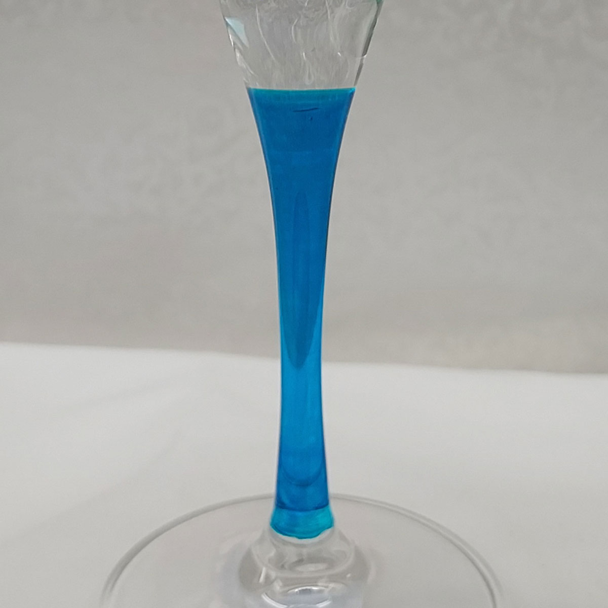 Incantos Collection Peacock Balloon Wine Glass (Italian Glass) - Image 5